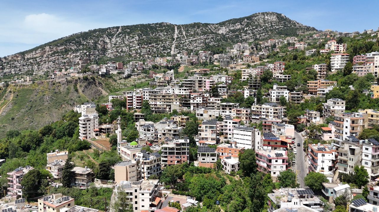 عن بيت الفقس