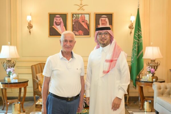 زيارة وفد الضنية إلى السفير السعودي بمشاركة بلدية بيت الفقس